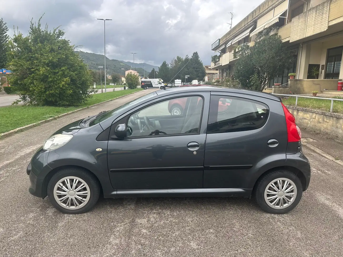 Peugeot 107 107 2005 5p 1.0 12v Plaisir Grigio - 2