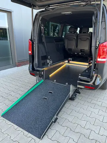 Mercedes-Benz EQV 300 300 extralang Rollstuhlumbau