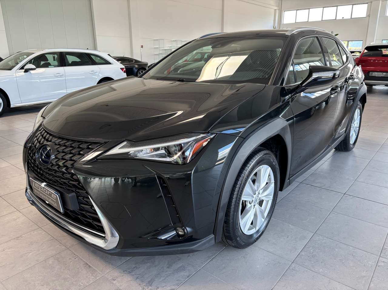Lexus UX 200 UX 250h 2.0 Business 2wd cvt my20