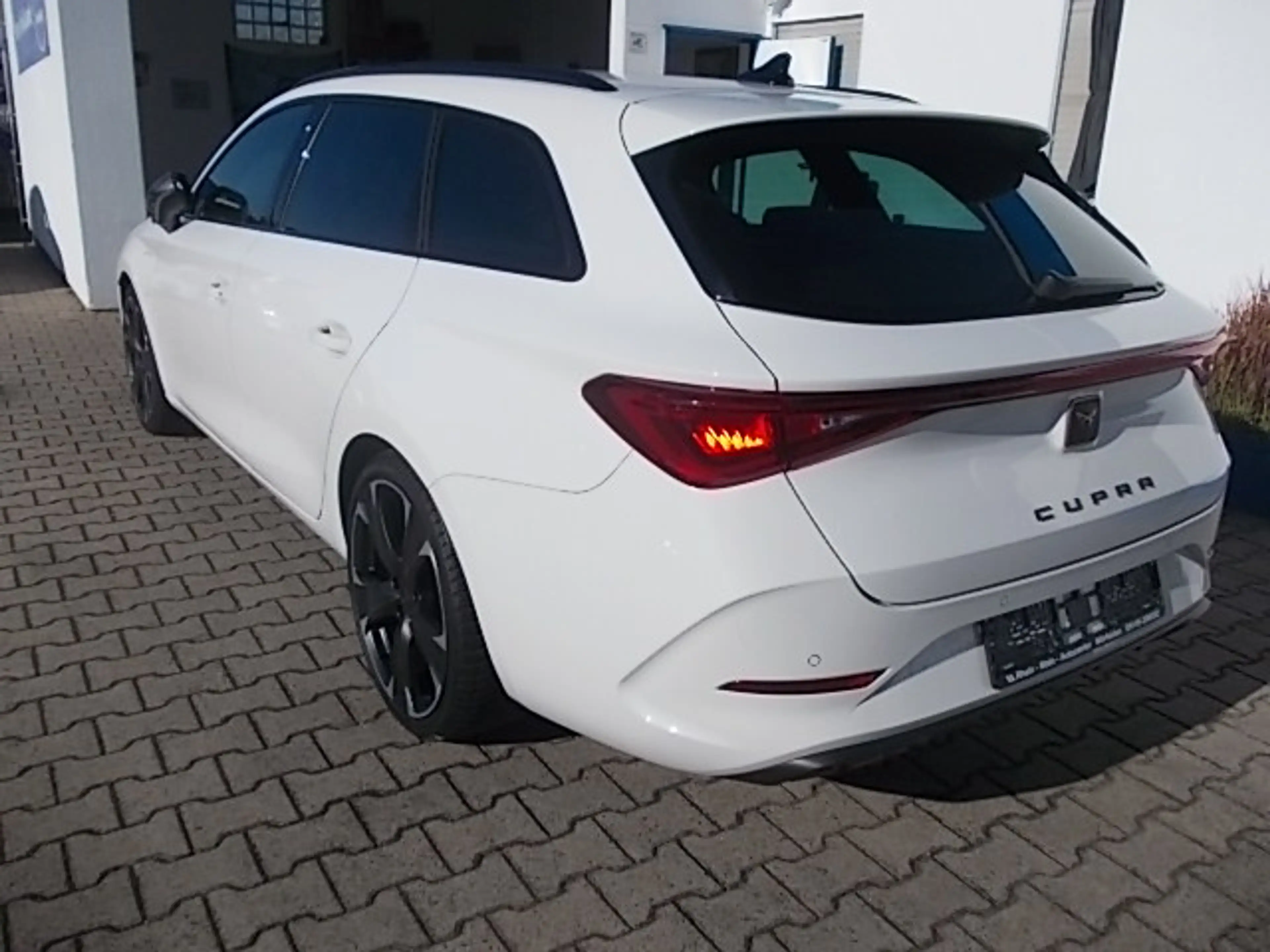 CUPRA Leon VZ e-Hybrid, 19" Alufelgen, LED, ACC, Digital Cockpit — photo 6
