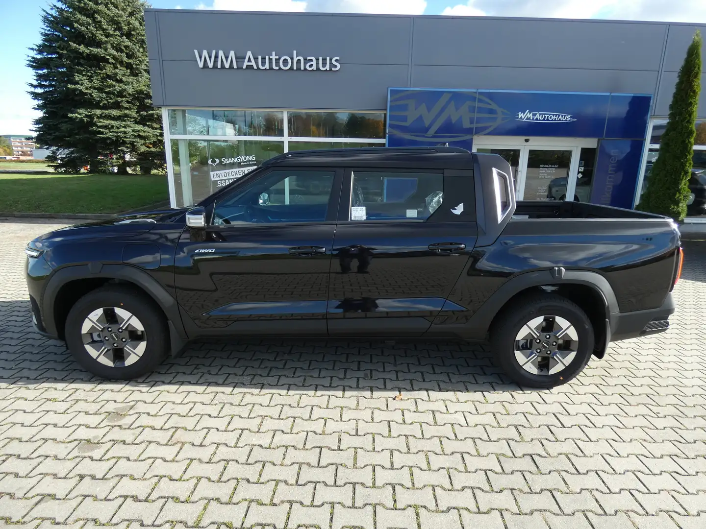 KGM Musso EV Lux 4x4 Automatik, Leder, 360° Kamera, Sitzh Schwarz - 2