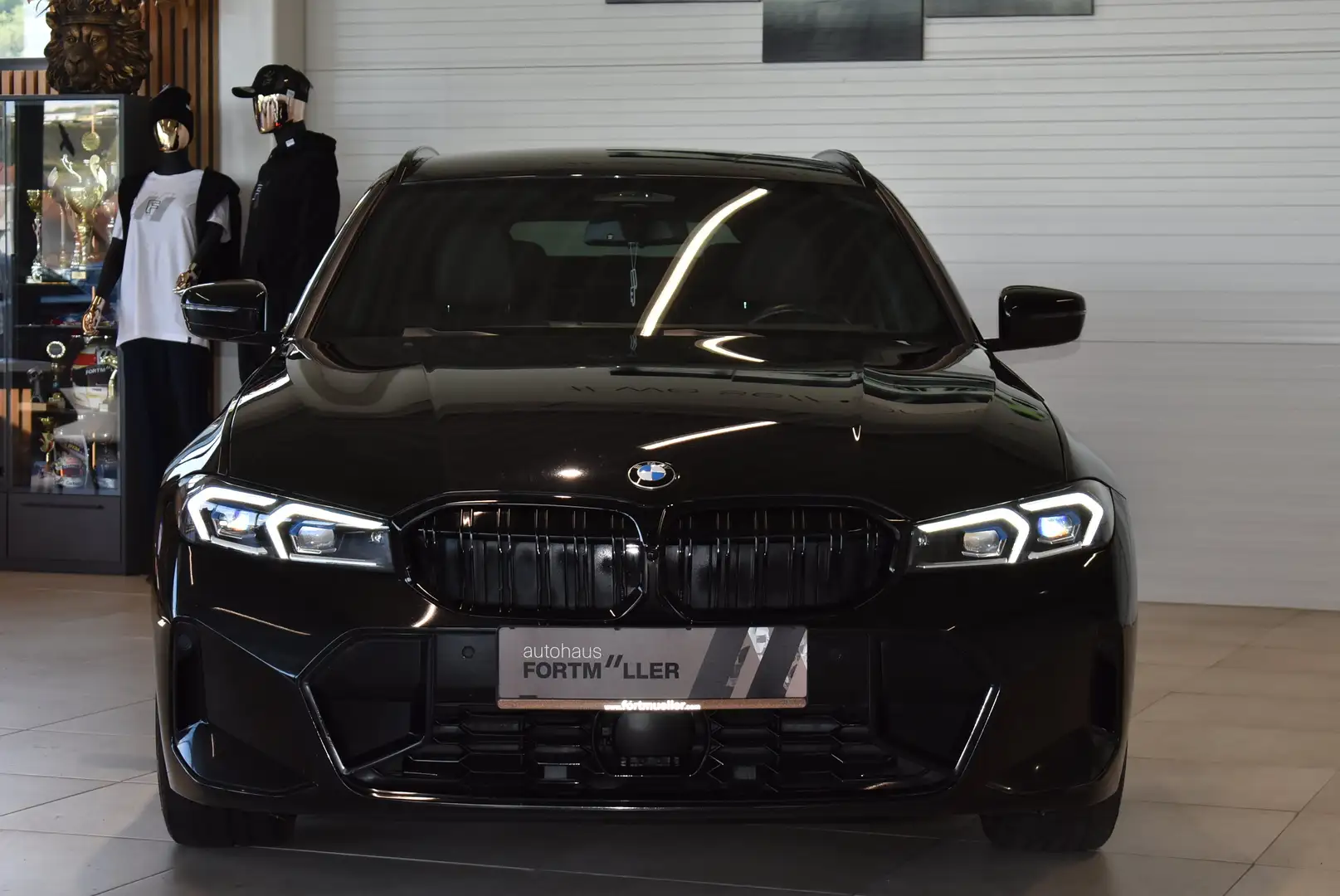 BMW 320 320 d xDrive ///M Sport  //Standheizung Schwarz - 2