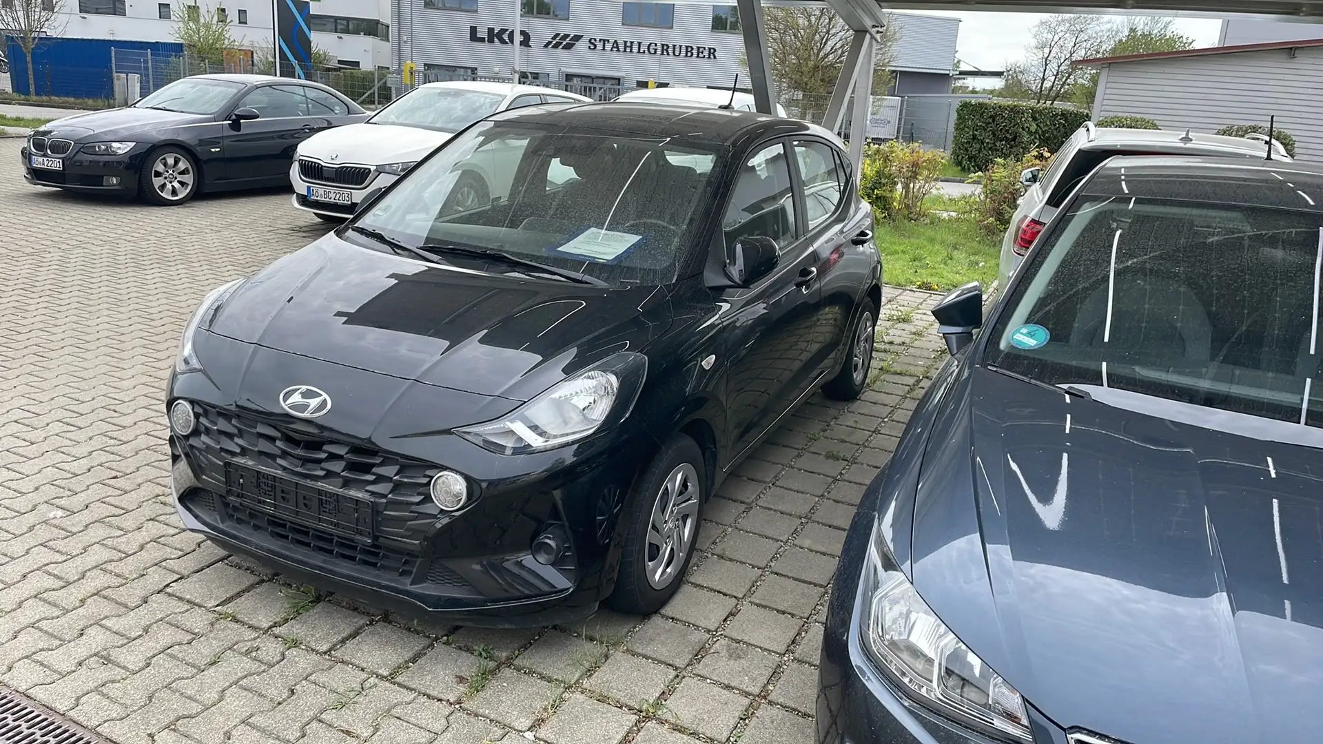 Hyundai i10 1.0 Trend Schwarz - 2