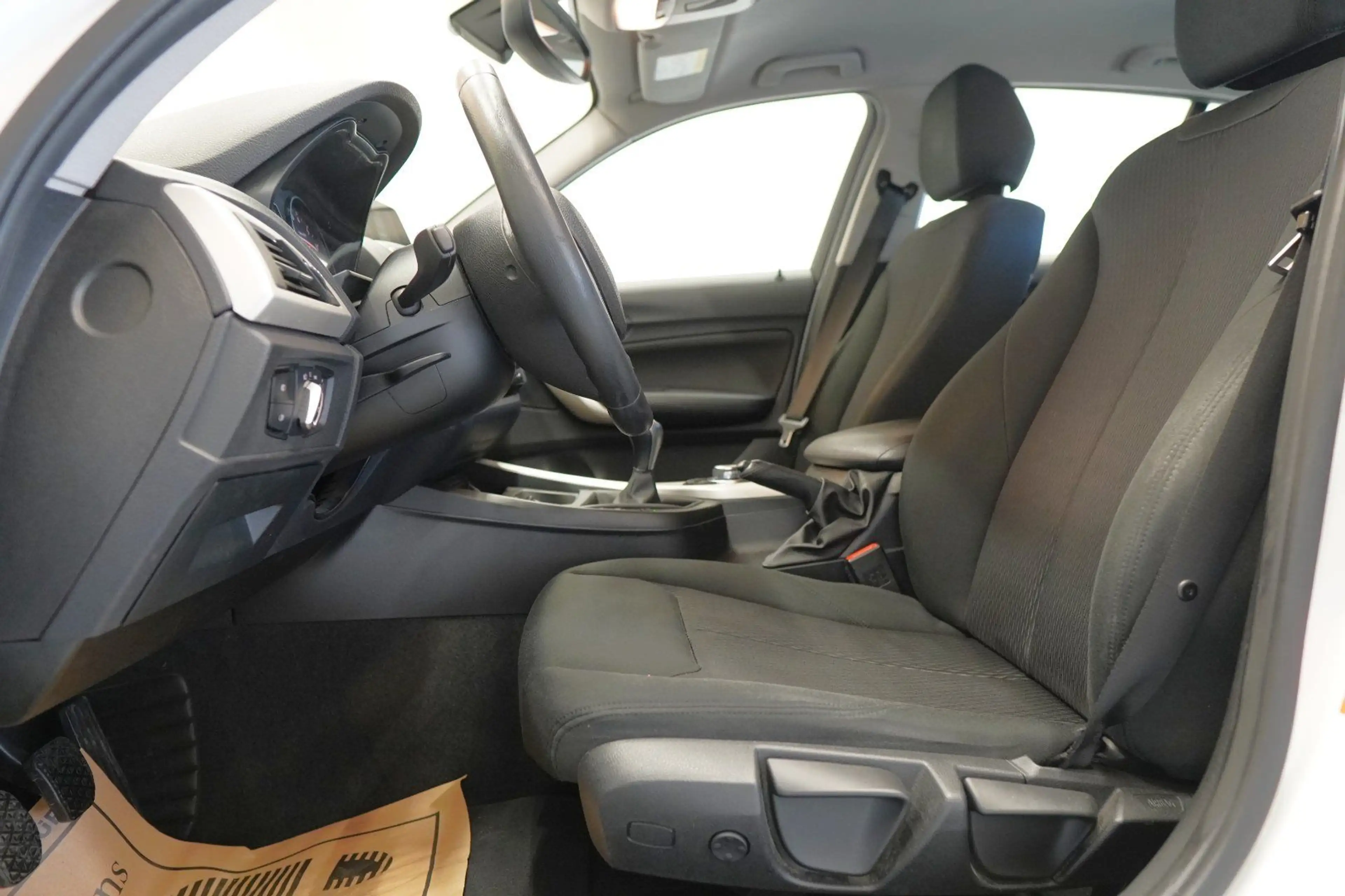 BMW 118 i "Advantage" LED*SITZH*TEMPOMAT*PDC — photo 16