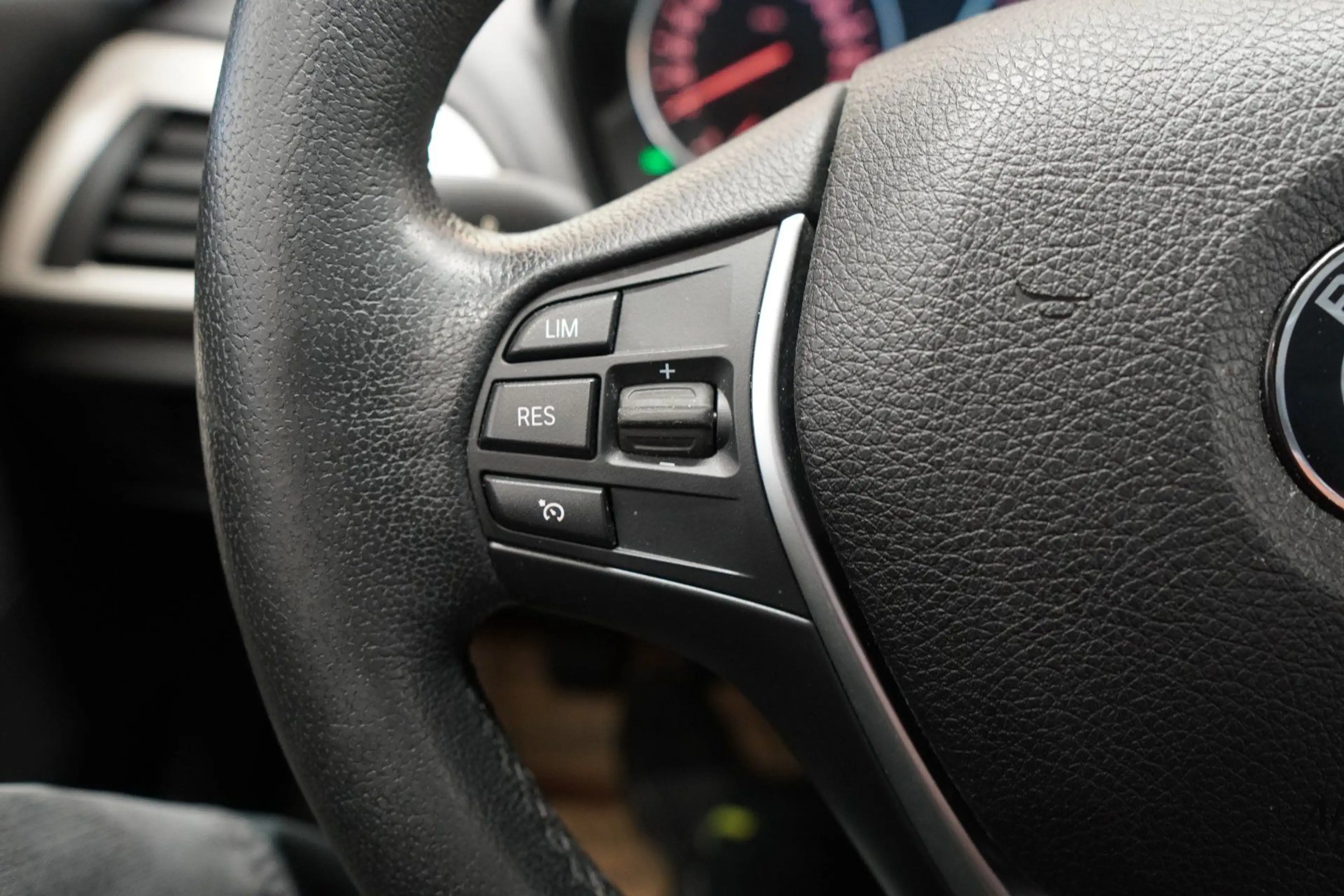 BMW 118 i "Advantage" LED*SITZH*TEMPOMAT*PDC — photo 24