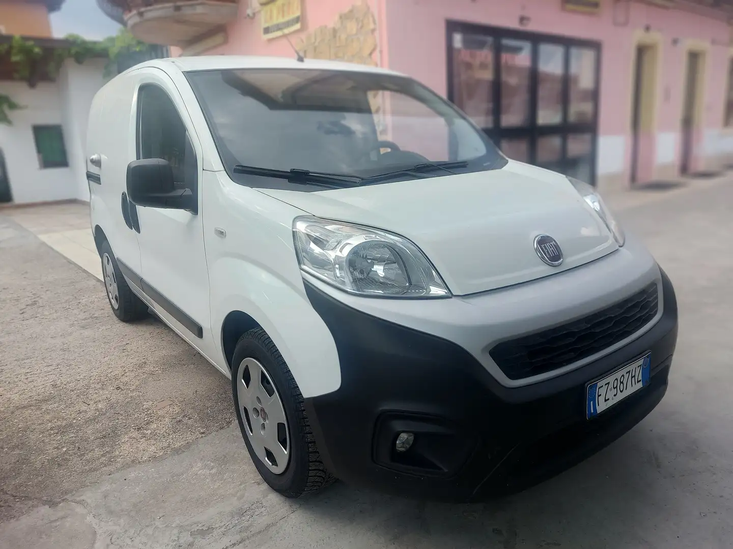 Fiat Fiorino 10 2019  / 4P . FURGONATA 1.3 MULTIJET 95 CV E6 SX Blanc - 1