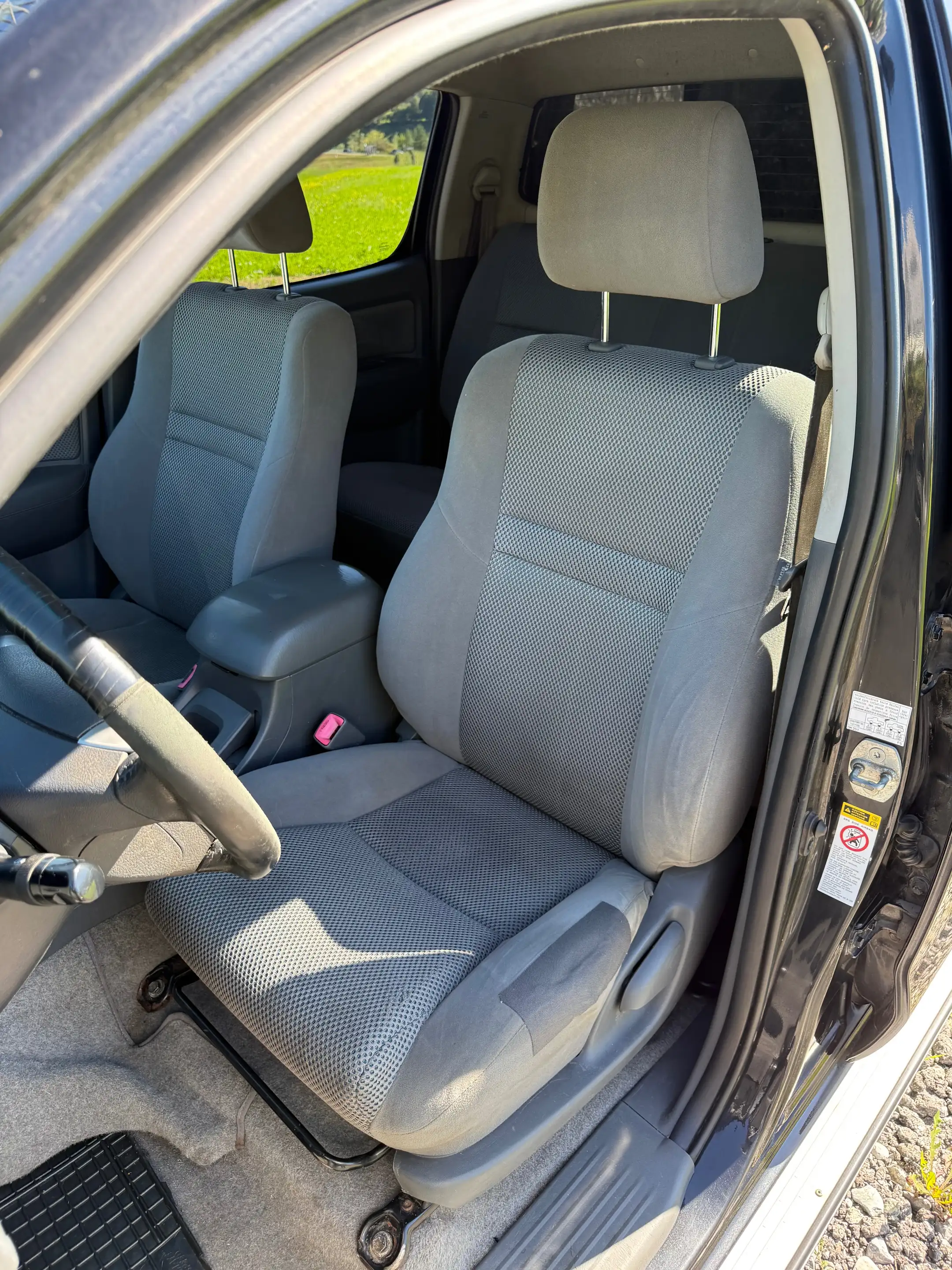 Toyota Hilux Double Cab Life 4x4 — photo 12