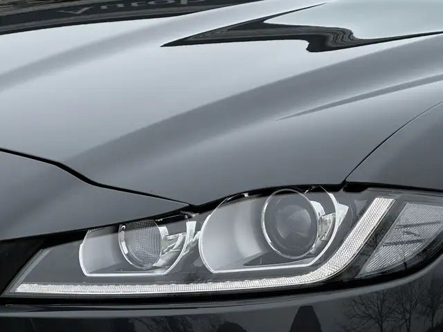 Jaguar F-Pace view 14