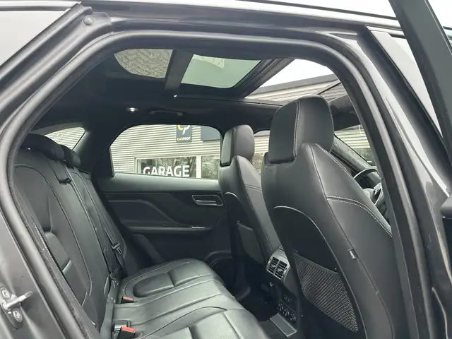 Jaguar F-Pace view 6