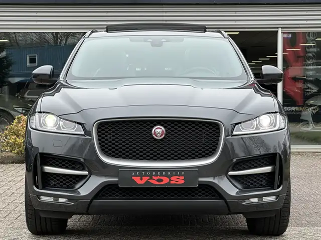 Jaguar F-Pace view 11