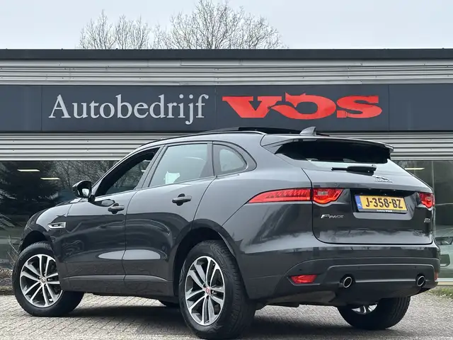 Jaguar F-Pace view 5