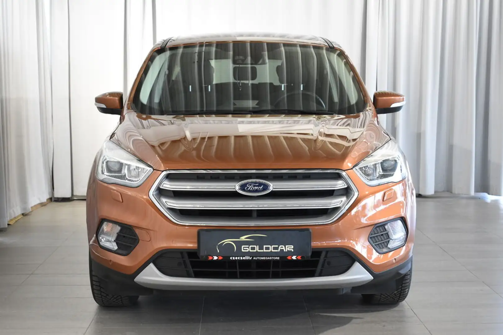 Ford Kuga 1,5 EcoBoost Titanium AWD Gold - 2