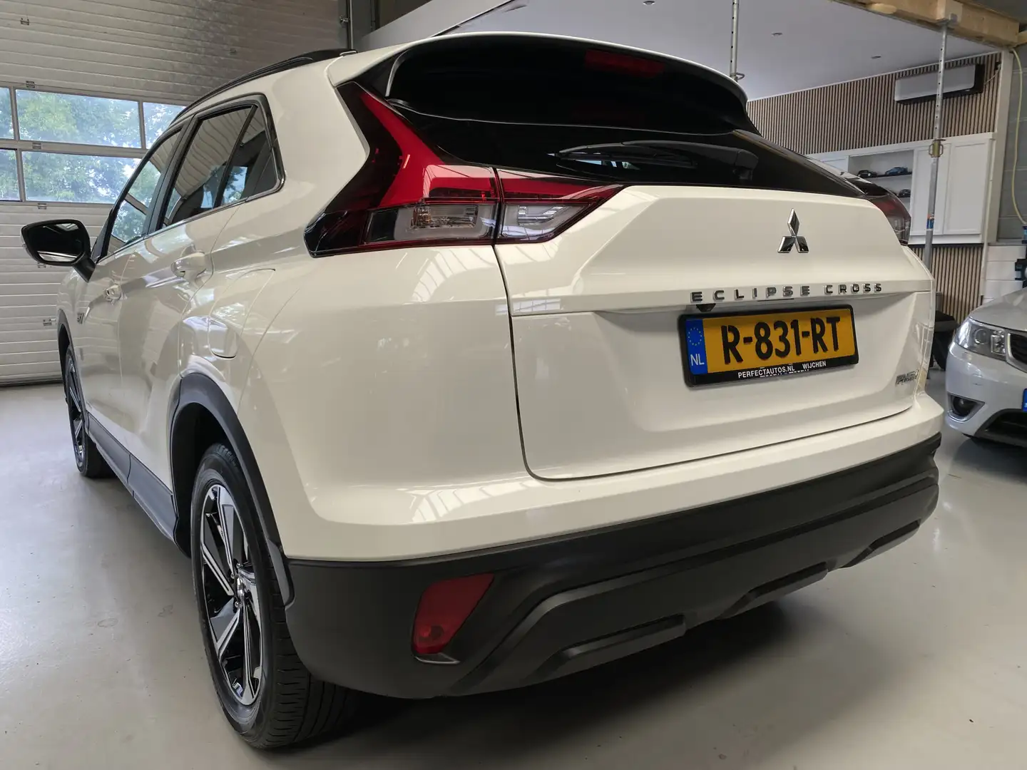 Mitsubishi Eclipse Cross 2.4 PHEV Instyle Cruise, Carplay, Led Wit - 2