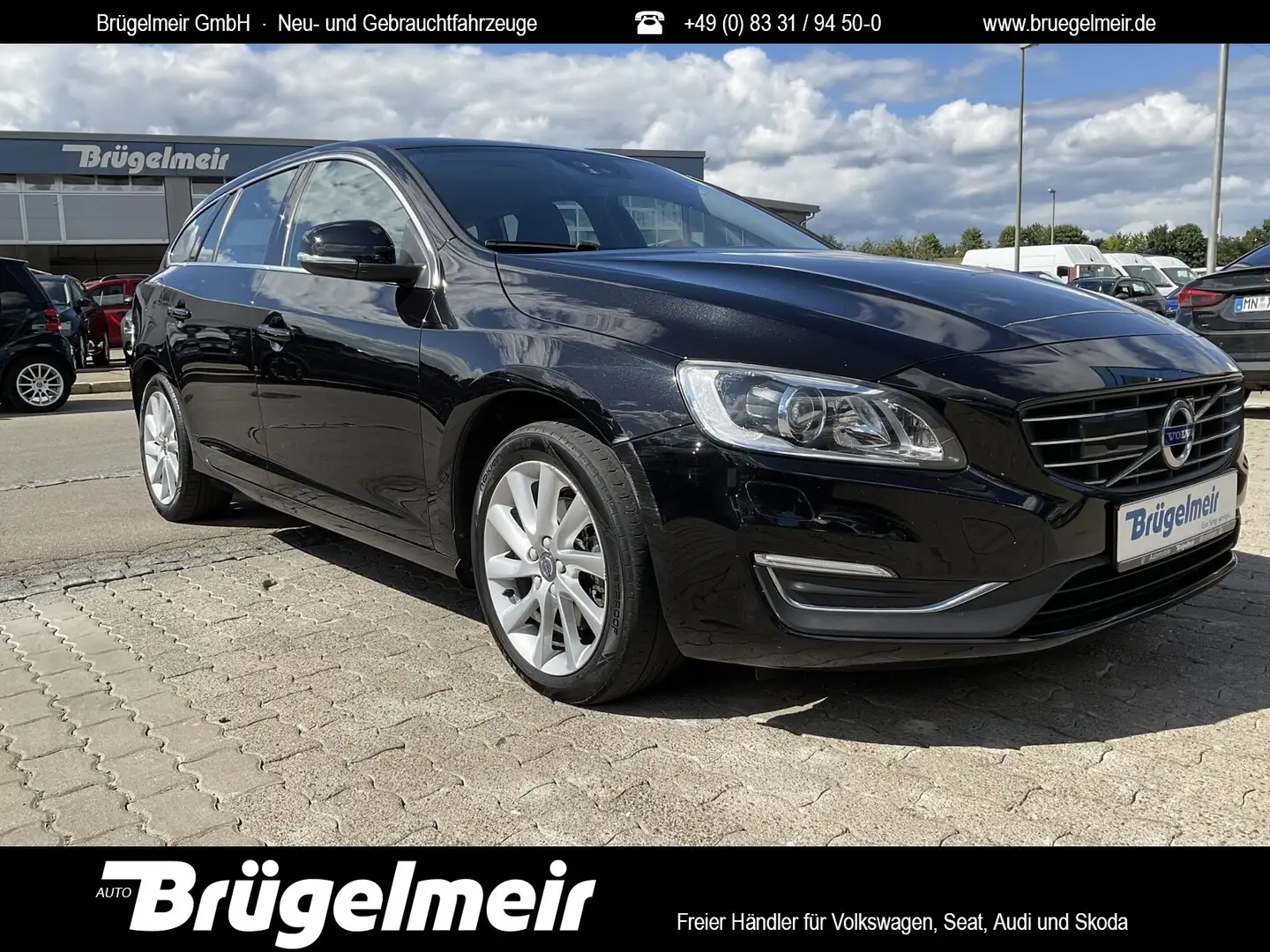 Volvo V60 V 60 D4 Summum+AUTOM+NAVI+LEDER+8xALU+ACC+AHK+SH Чорний - 1