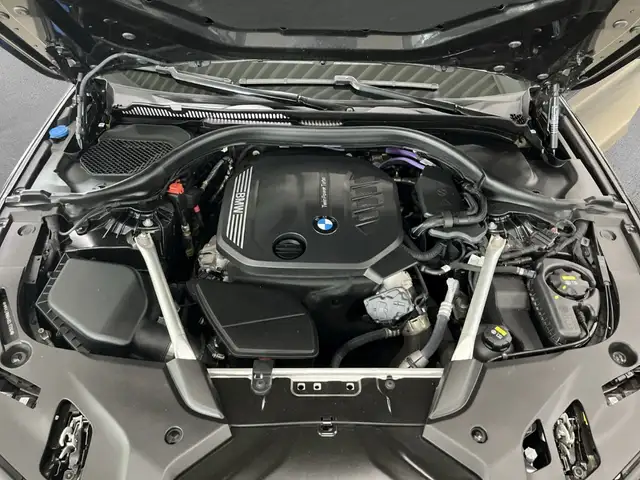 BMW 5 Series view 14