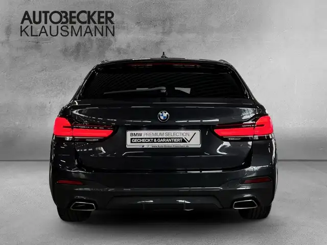 BMW 5 Series view 6