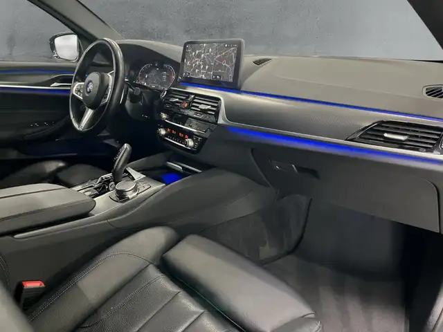 BMW 5 Series view 12