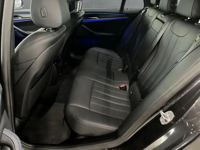 BMW 5 Series view 13