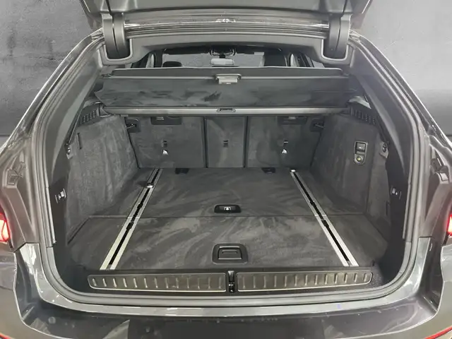 BMW 5 Series view 15