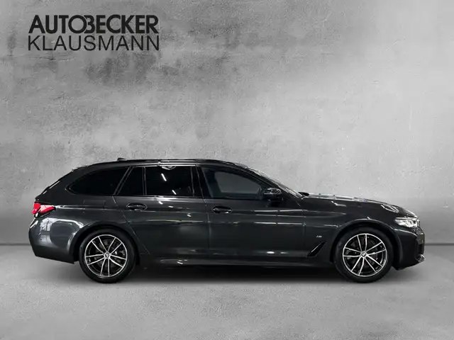 BMW 5 Series view 4