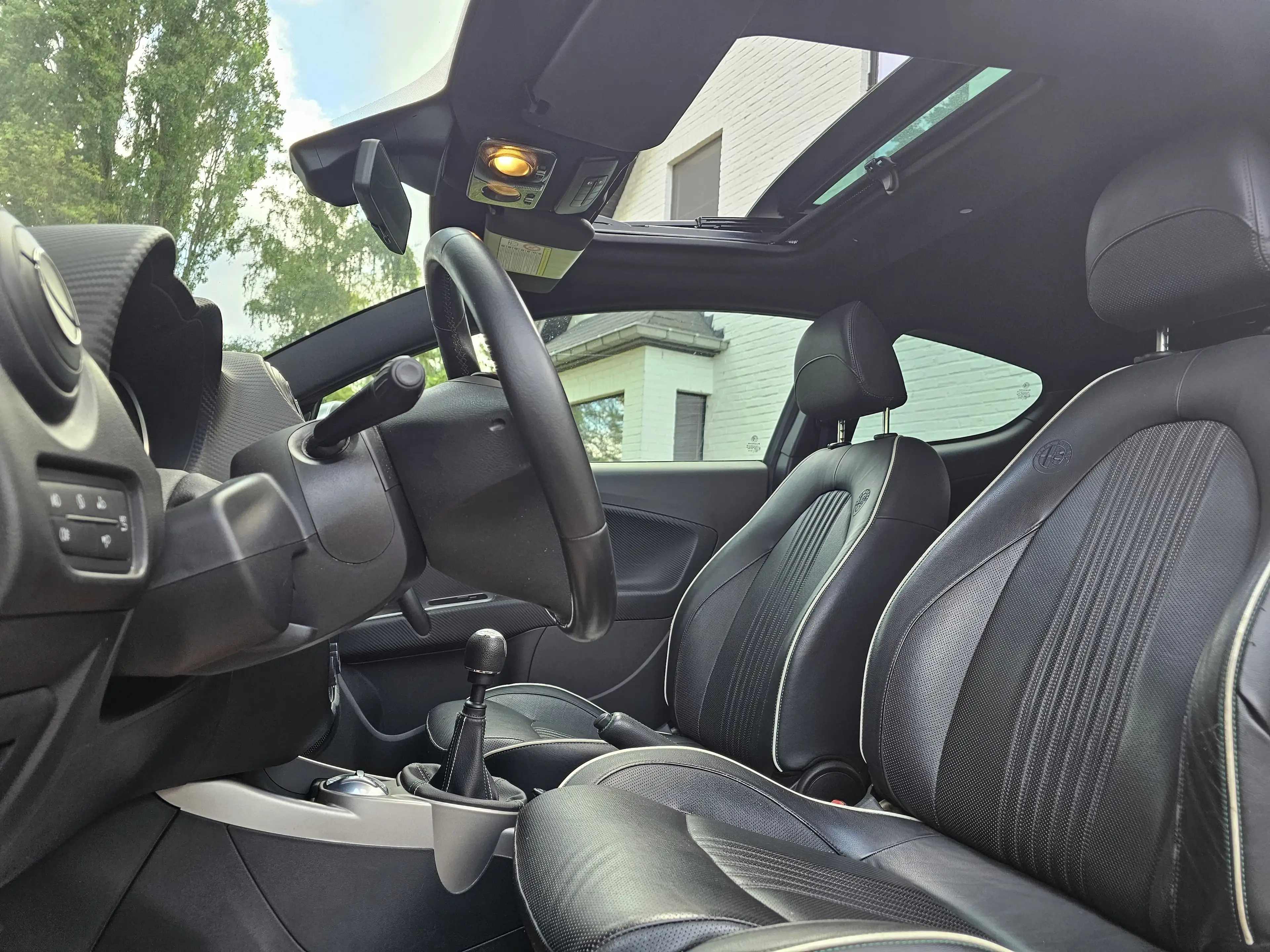 Alfa Romeo MiTo 0.9 i * 75 000 KM * 105 CH *CUIR+TOIT OUVR+NAVI+.. — photo 5