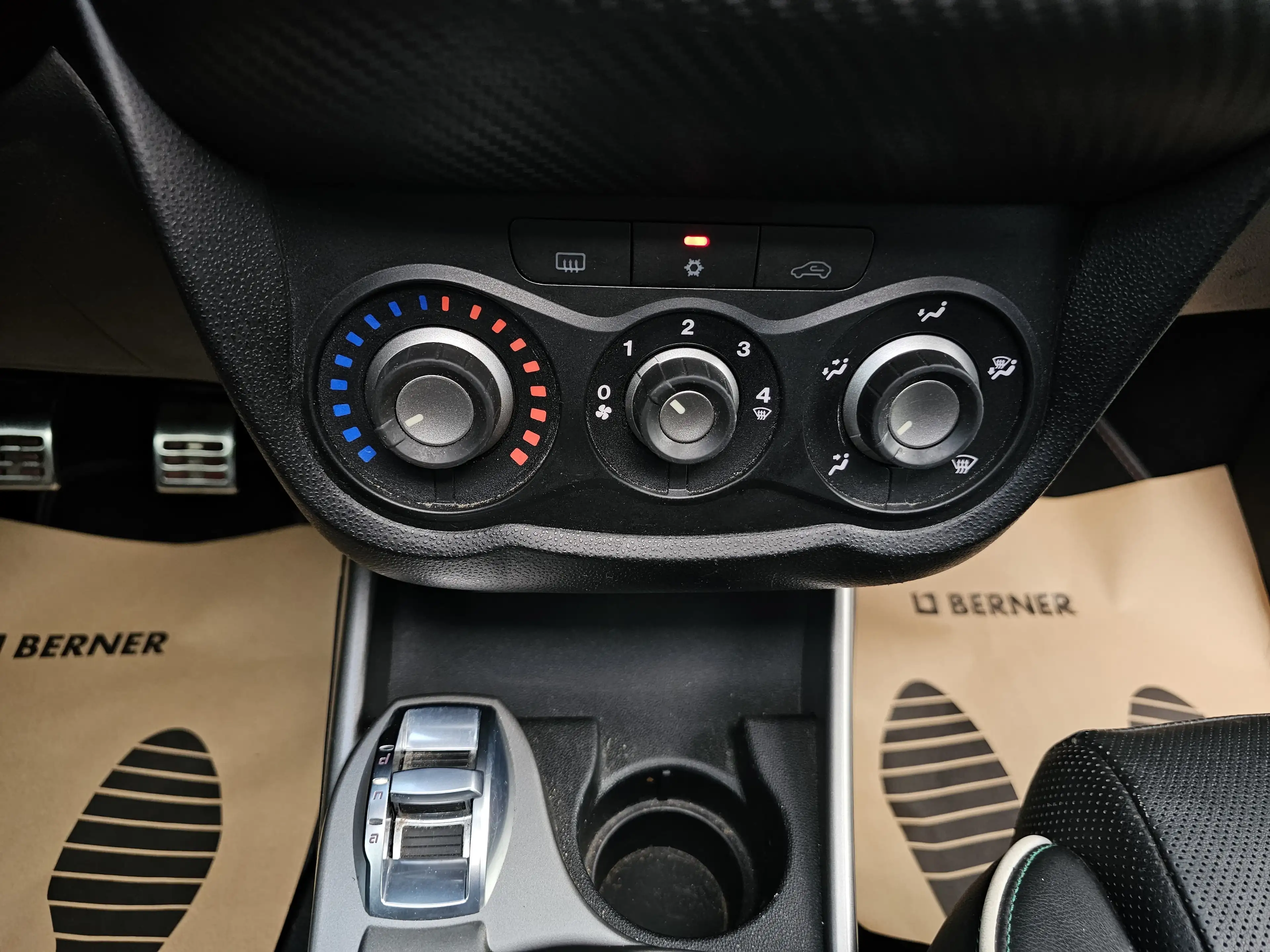 Alfa Romeo MiTo 0.9 i * 75 000 KM * 105 CH *CUIR+TOIT OUVR+NAVI+.. — photo 15