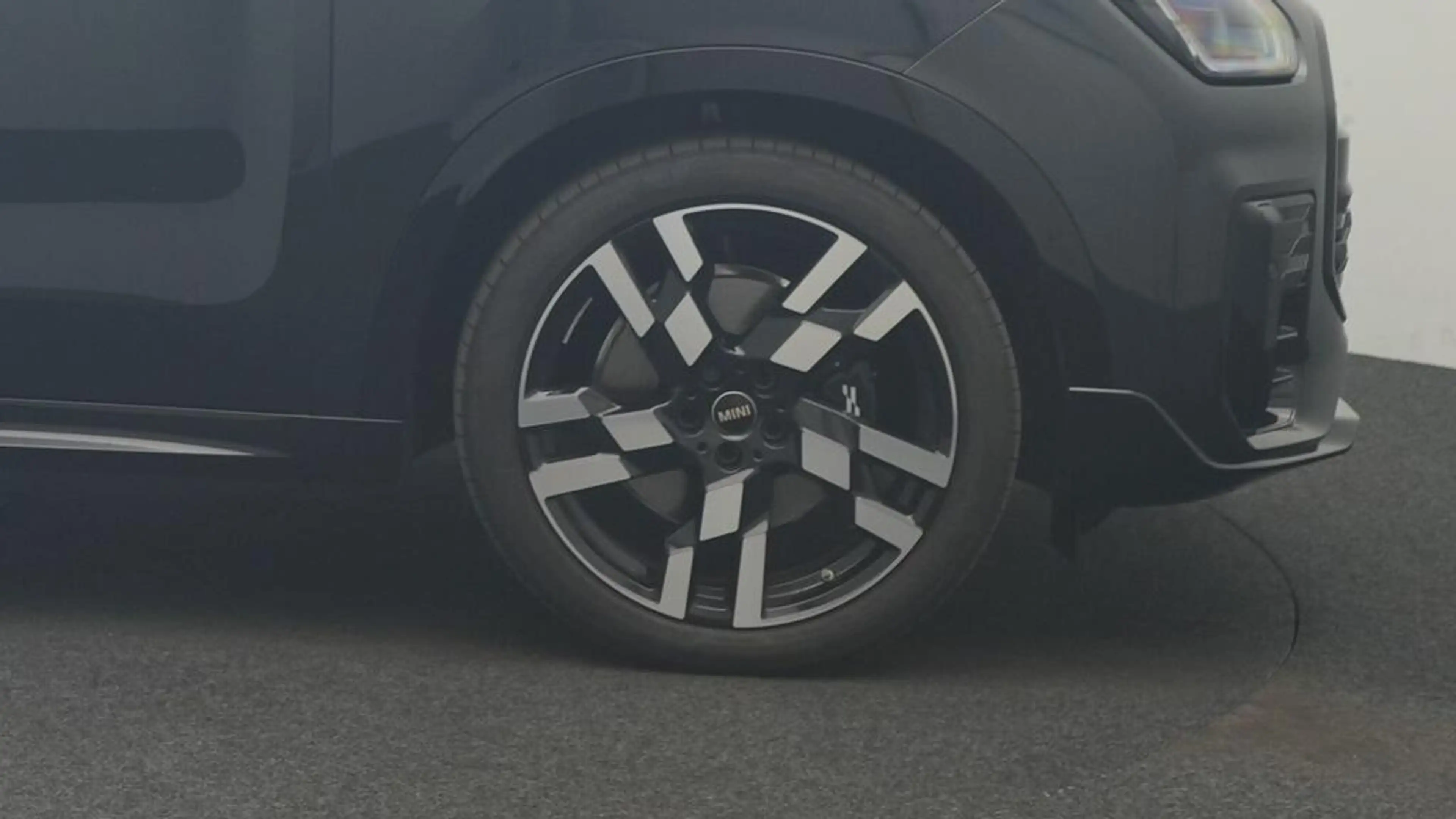 MINI Countryman S All4 John Cooper Works Trim — photo 10