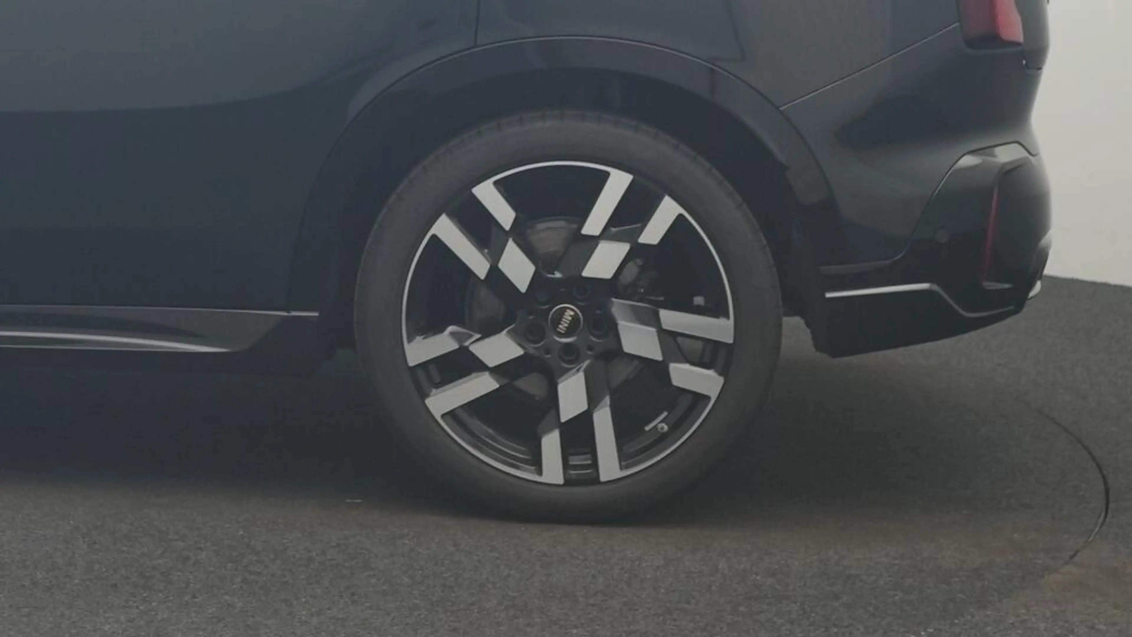 MINI Countryman S All4 John Cooper Works Trim — photo 11