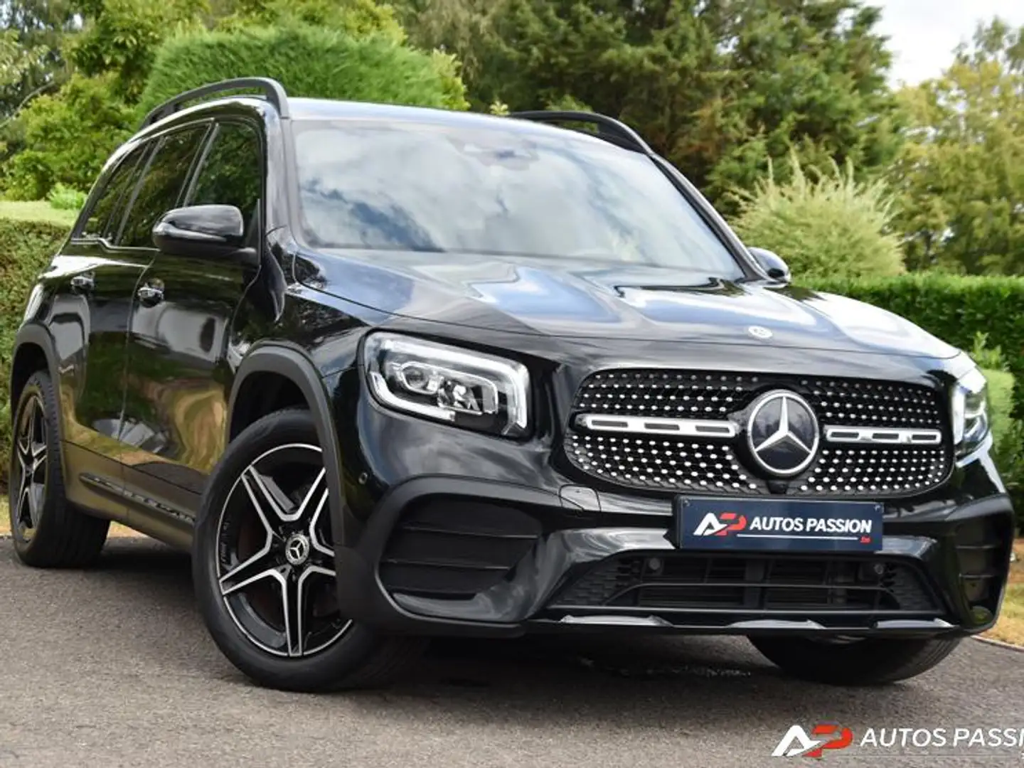MERCEDES-BENZ Glb