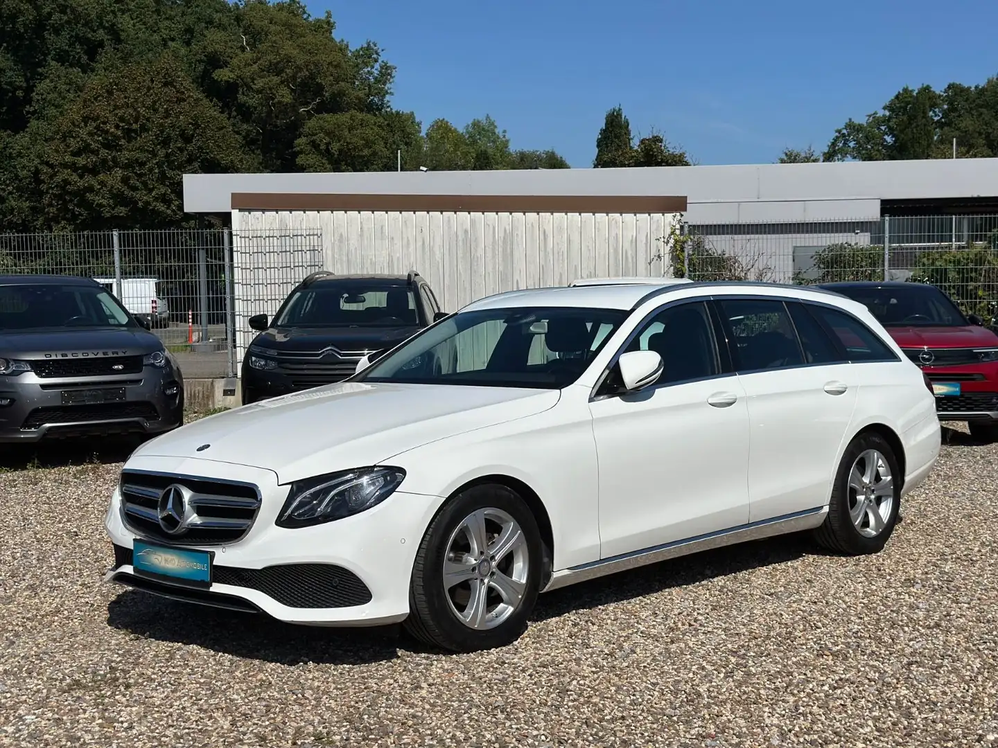 Mercedes-Benz E 200 T-Modell Avantgarde Navi LED Kamera Weiß - 1