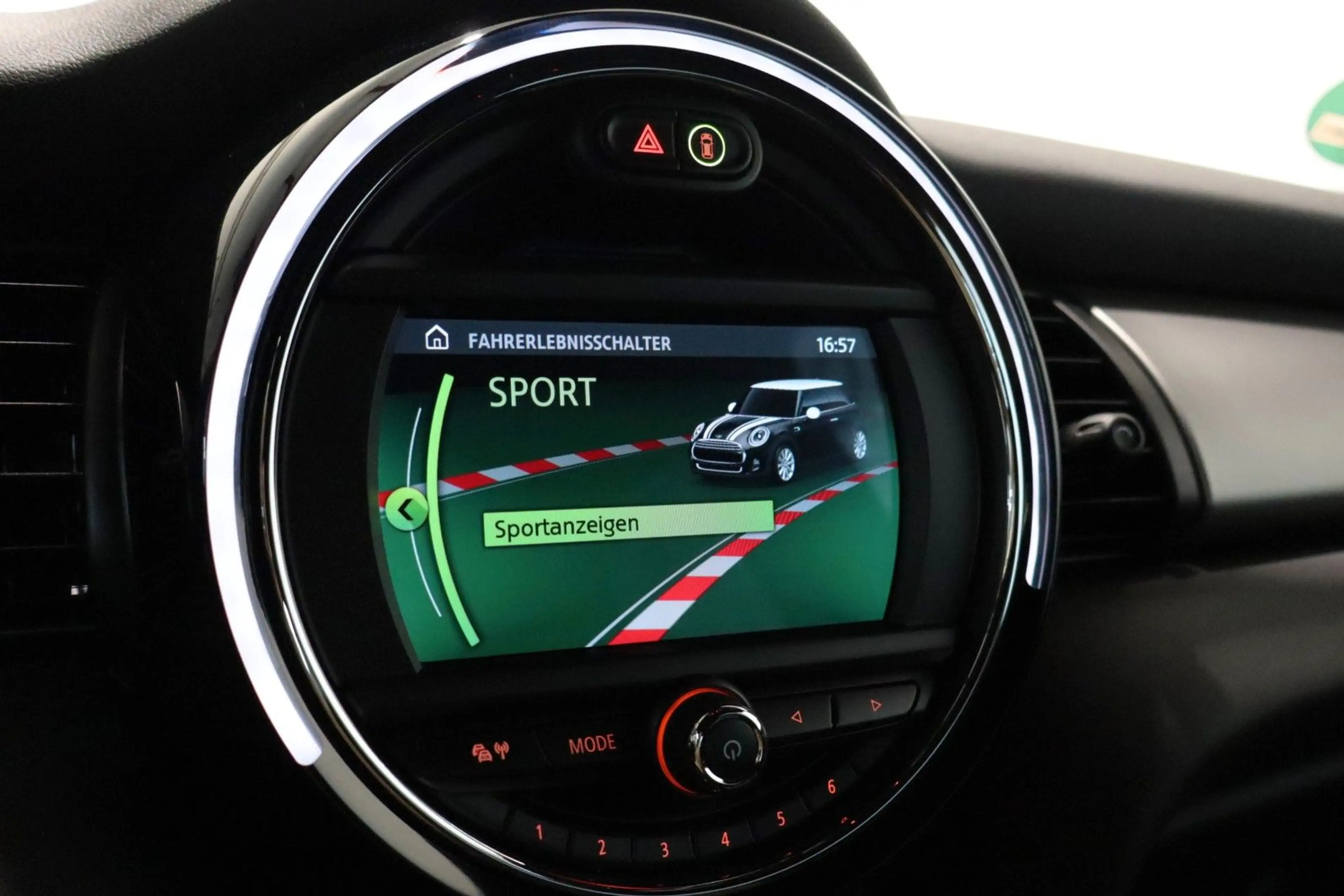 MINI Cooper S 2,0 Aut. John Cooper Works LED Kamera — photo 12