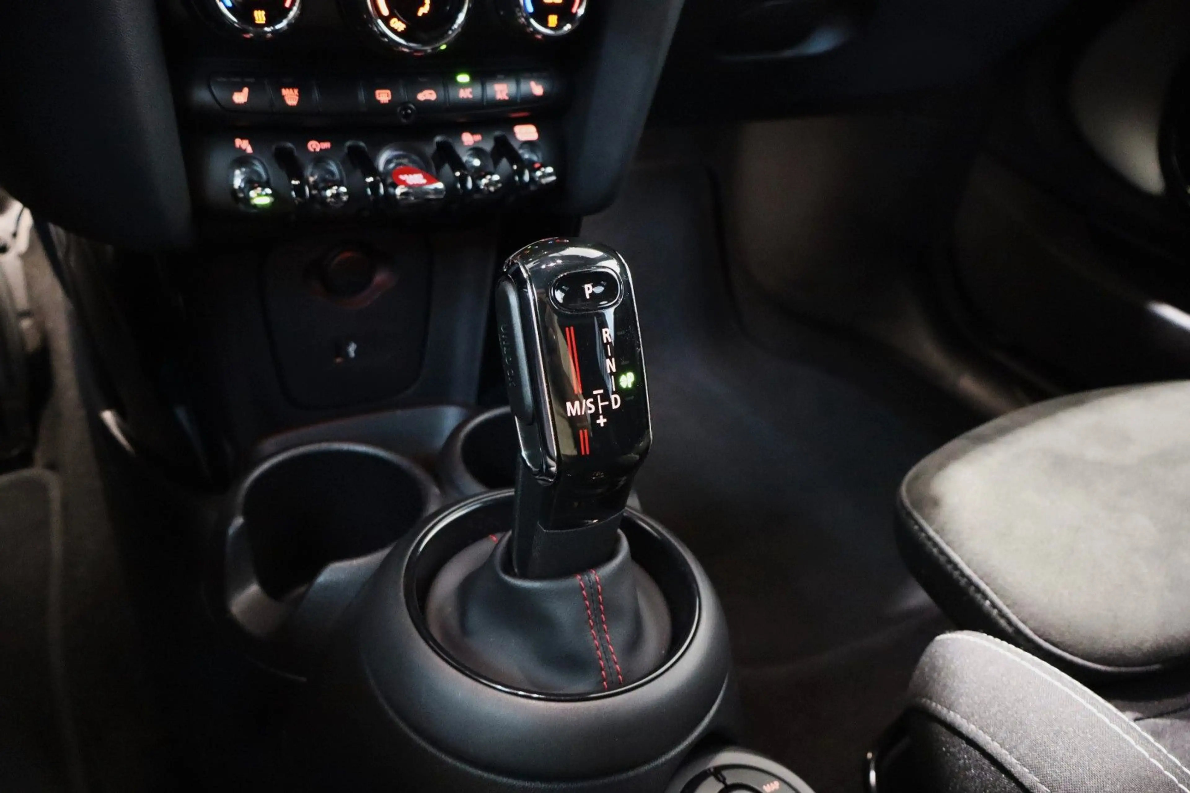 MINI Cooper S 2,0 Aut. John Cooper Works LED Kamera — photo 15