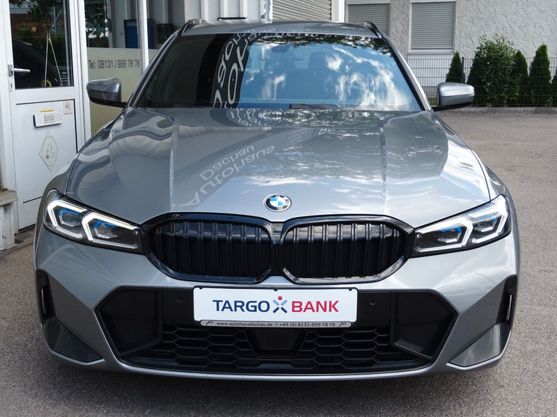 BMW 330 i Touring xDrive Aut M Sportpaket Navi LEDer — photo 2