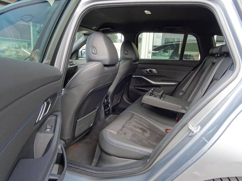BMW 330 i Touring xDrive Aut M Sportpaket Navi LEDer — photo 13