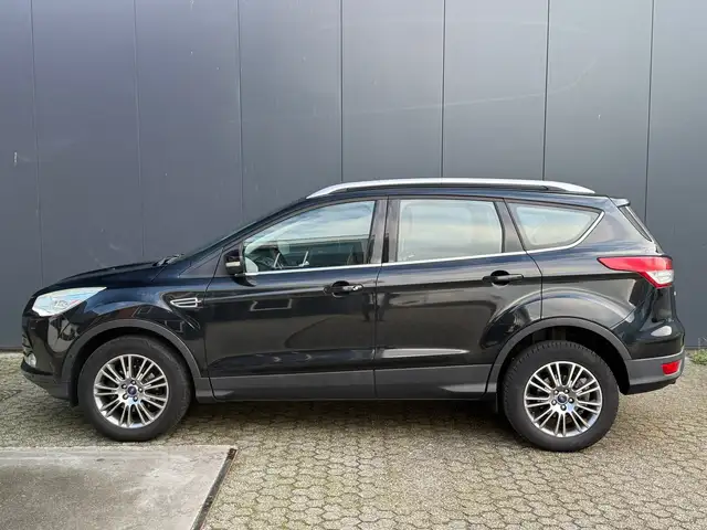 Ford Kuga view 4