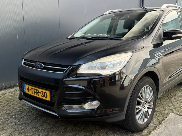 Ford Kuga view 3