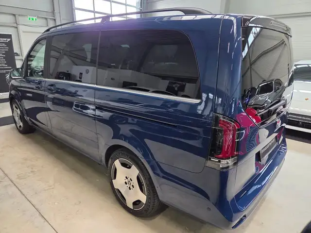 Mercedes-Benz V-Class view 12
