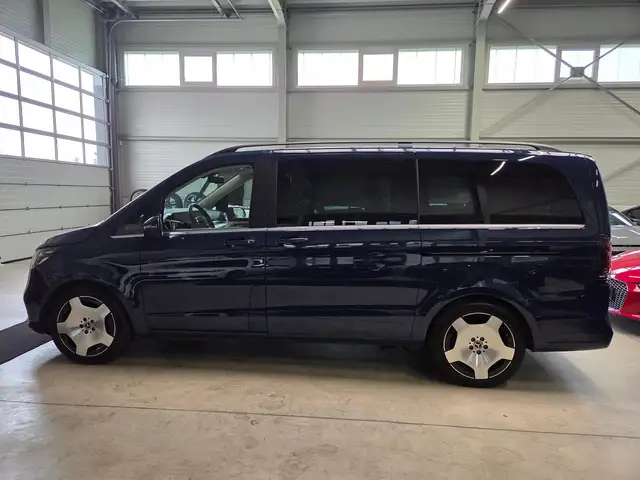 Mercedes-Benz V-Class view 13
