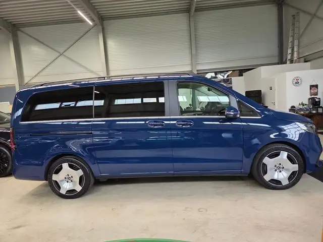 Mercedes-Benz V-Class view 7