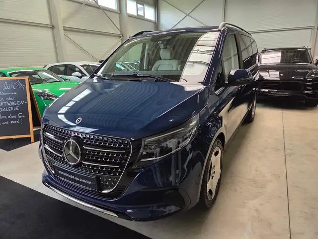 Mercedes-Benz V-Class view 4