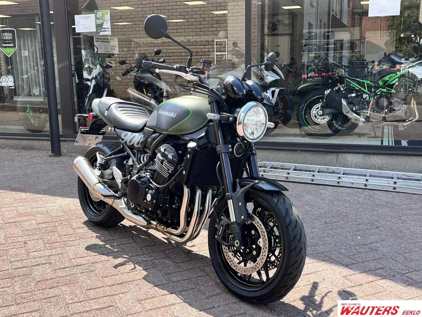Kawasaki Z900RS Vert - 1