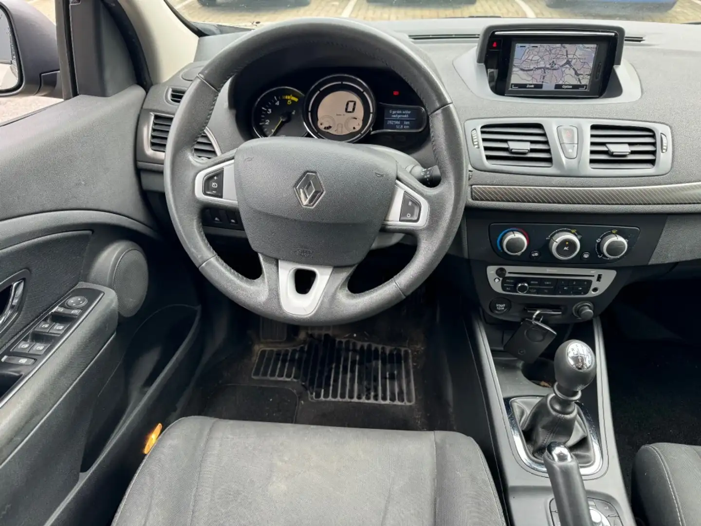 Renault Megane 1.5 dCi Expression NAVI AIRCO TREKHAAK NAP APK TRE Kahverengi - 2