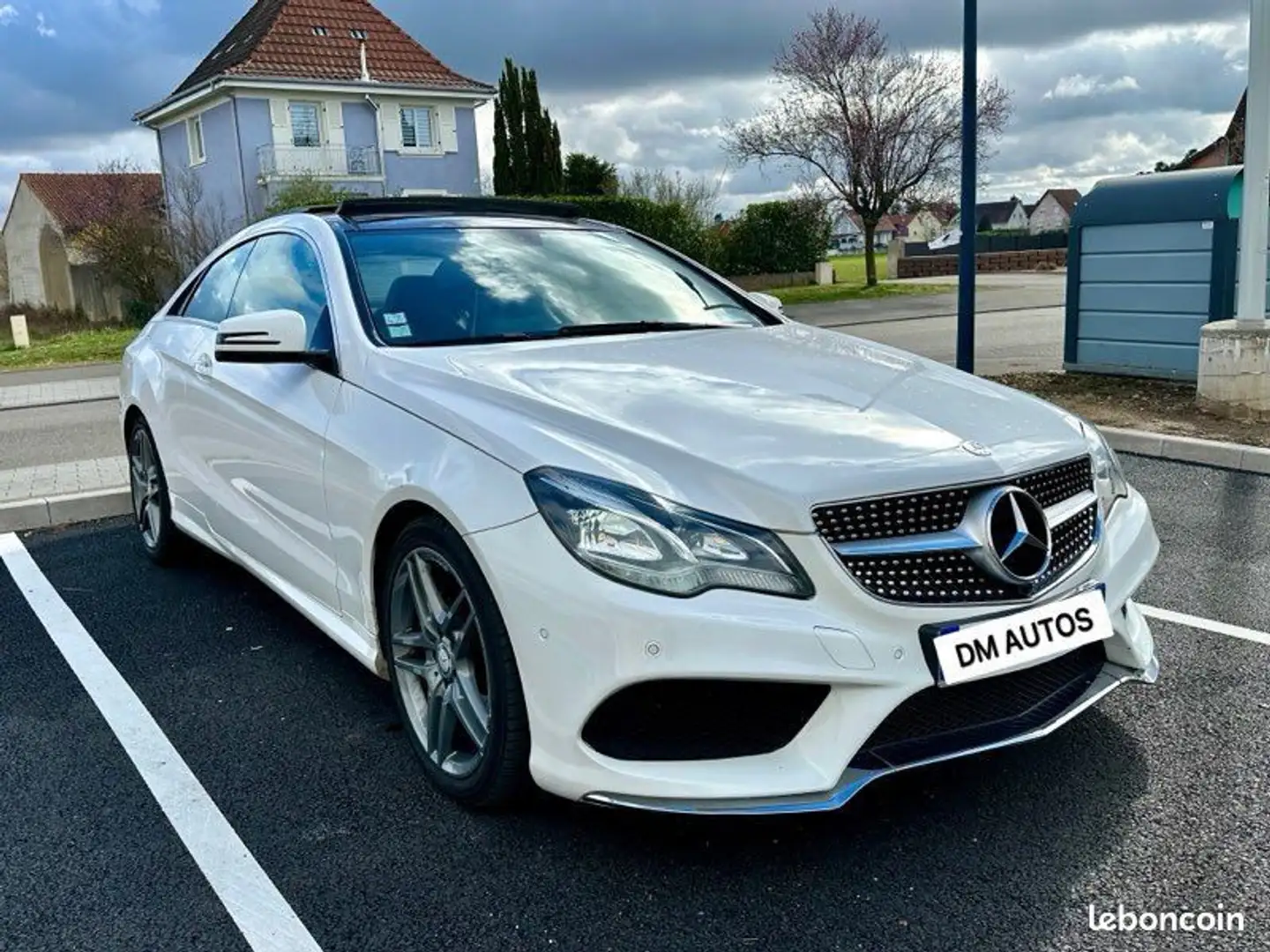 Mercedes-Benz E 220 Mercedes Benz E220 CDI Coupé Pack AMG Weiß - 1