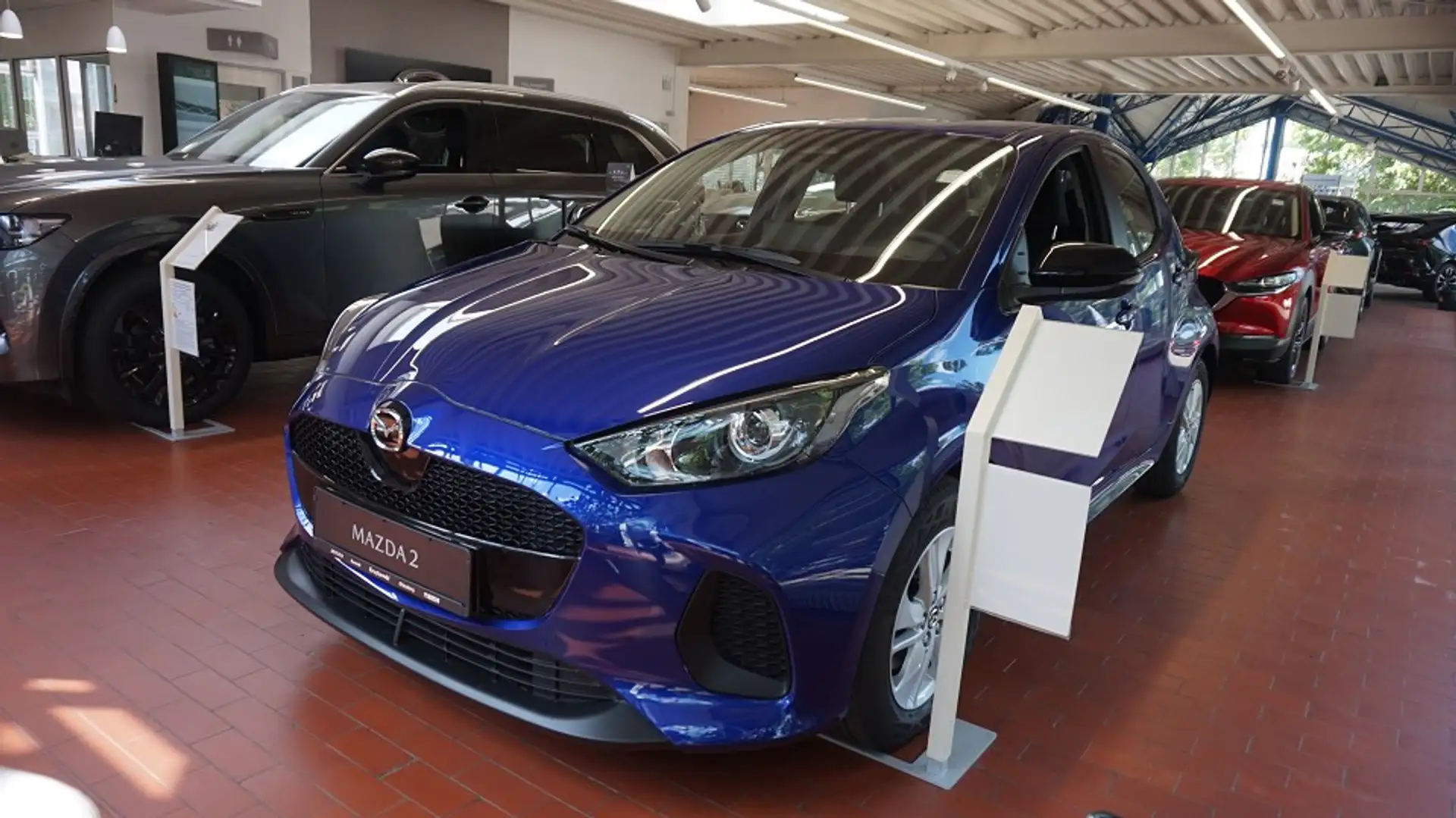 Mazda 2 Hybrid 1.5L Hybrid VVT-i 116 Blau - 1