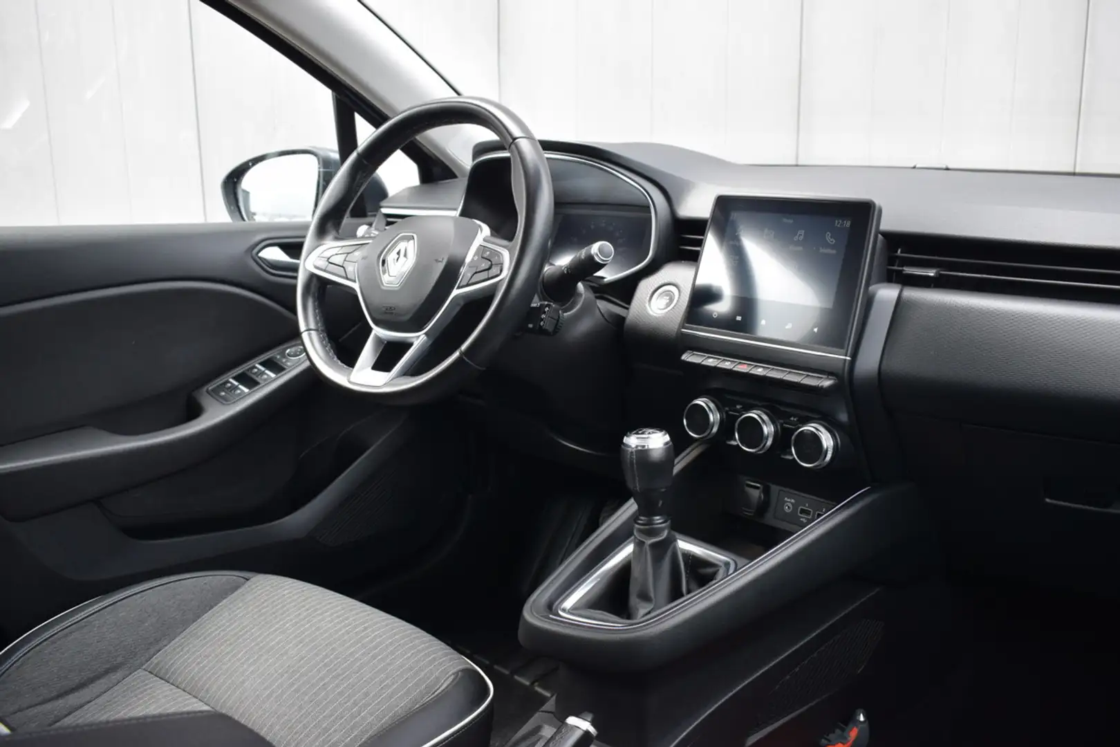 Renault Clio 1.0 TCE Intens ECC | Full Map Navi | LED | Telefon Grijs - 2
