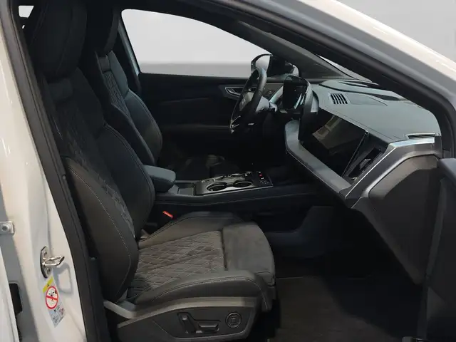 Audi Q4 E-Tron view 4