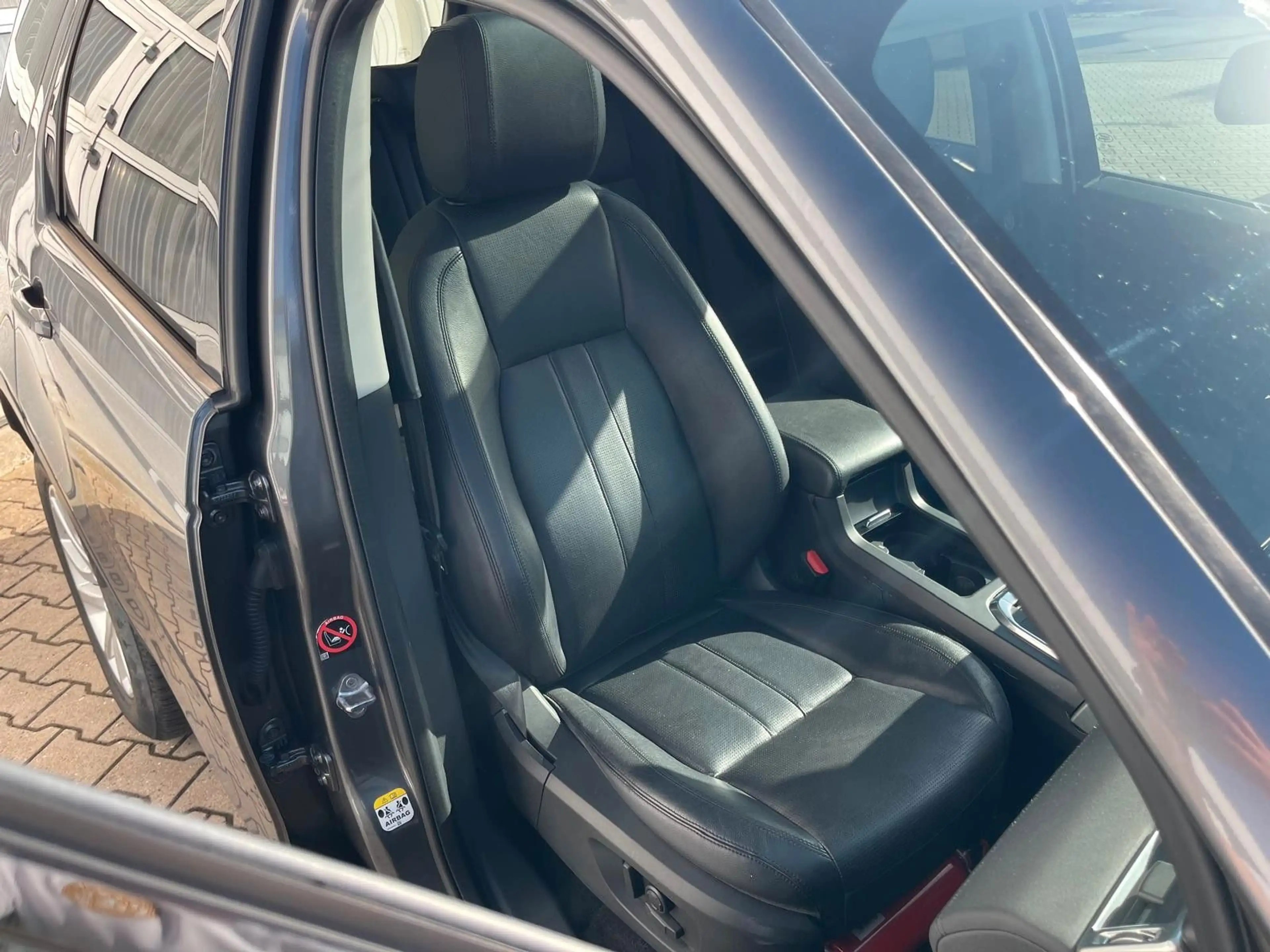 Land Rover Discovery Sport SE AWD/PANO/NAVI/SHZ — photo 9
