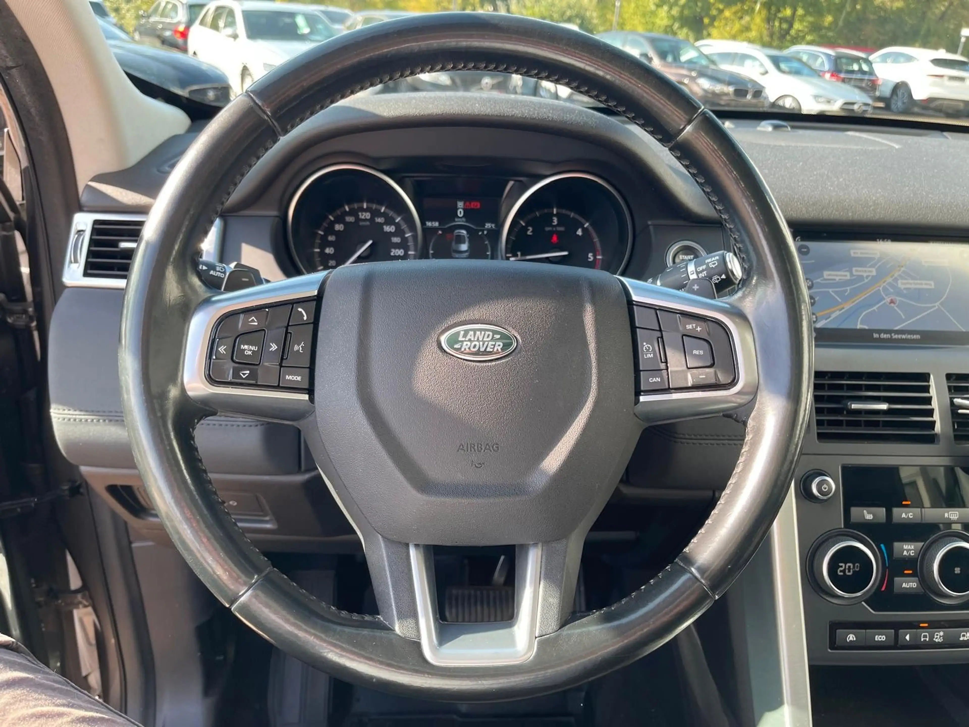 Land Rover Discovery Sport SE AWD/PANO/NAVI/SHZ — photo 12