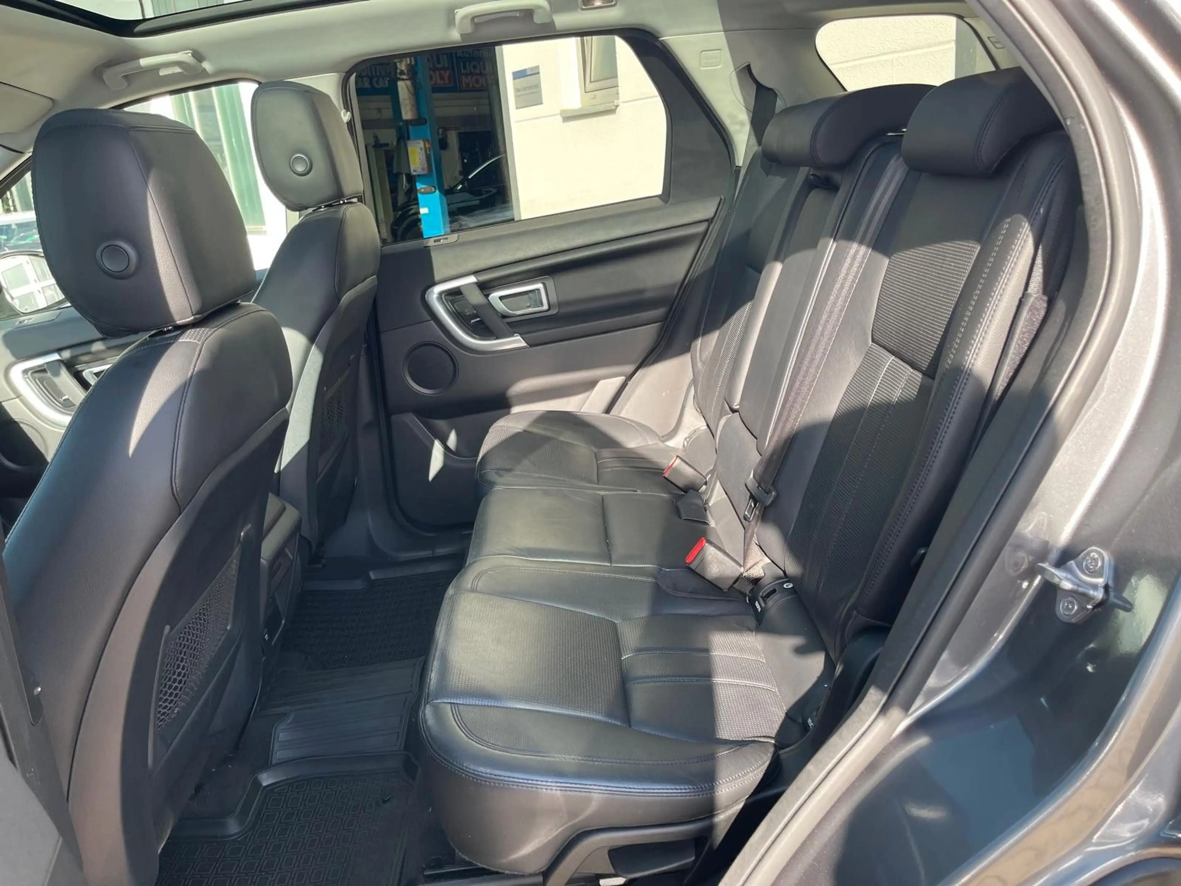 Land Rover Discovery Sport SE AWD/PANO/NAVI/SHZ — photo 10