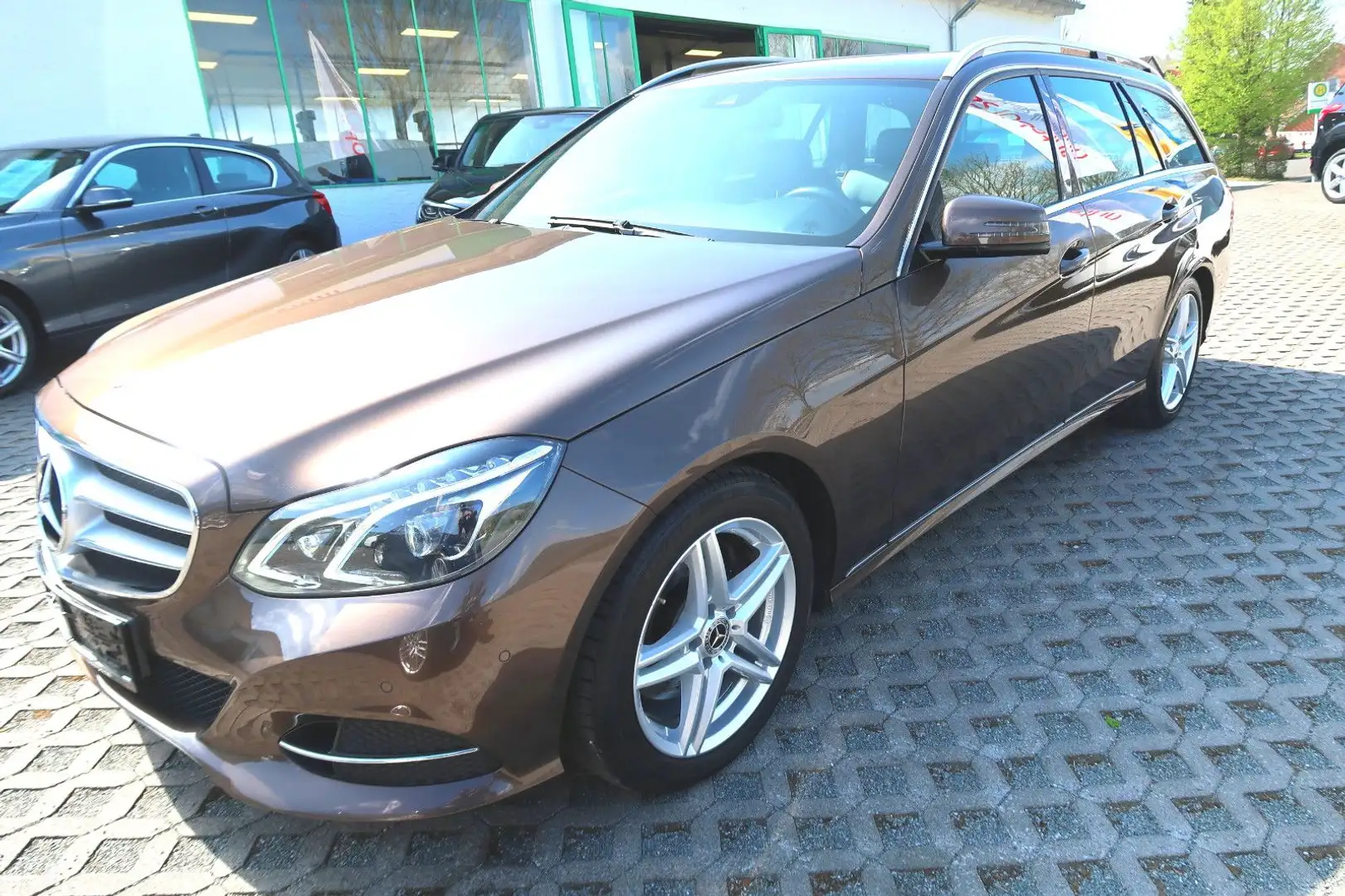 Mercedes-Benz E 300 CDIT"AVANTG"Leder"AHK"LED"Comand"Sitzh"Schh Bruin - 2